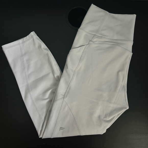 Fabletics - Picture 1 of 2